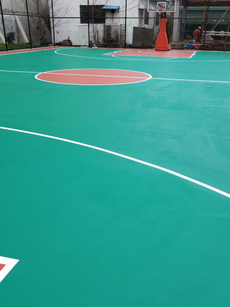 滕州 球场长期使用易出现地面开裂